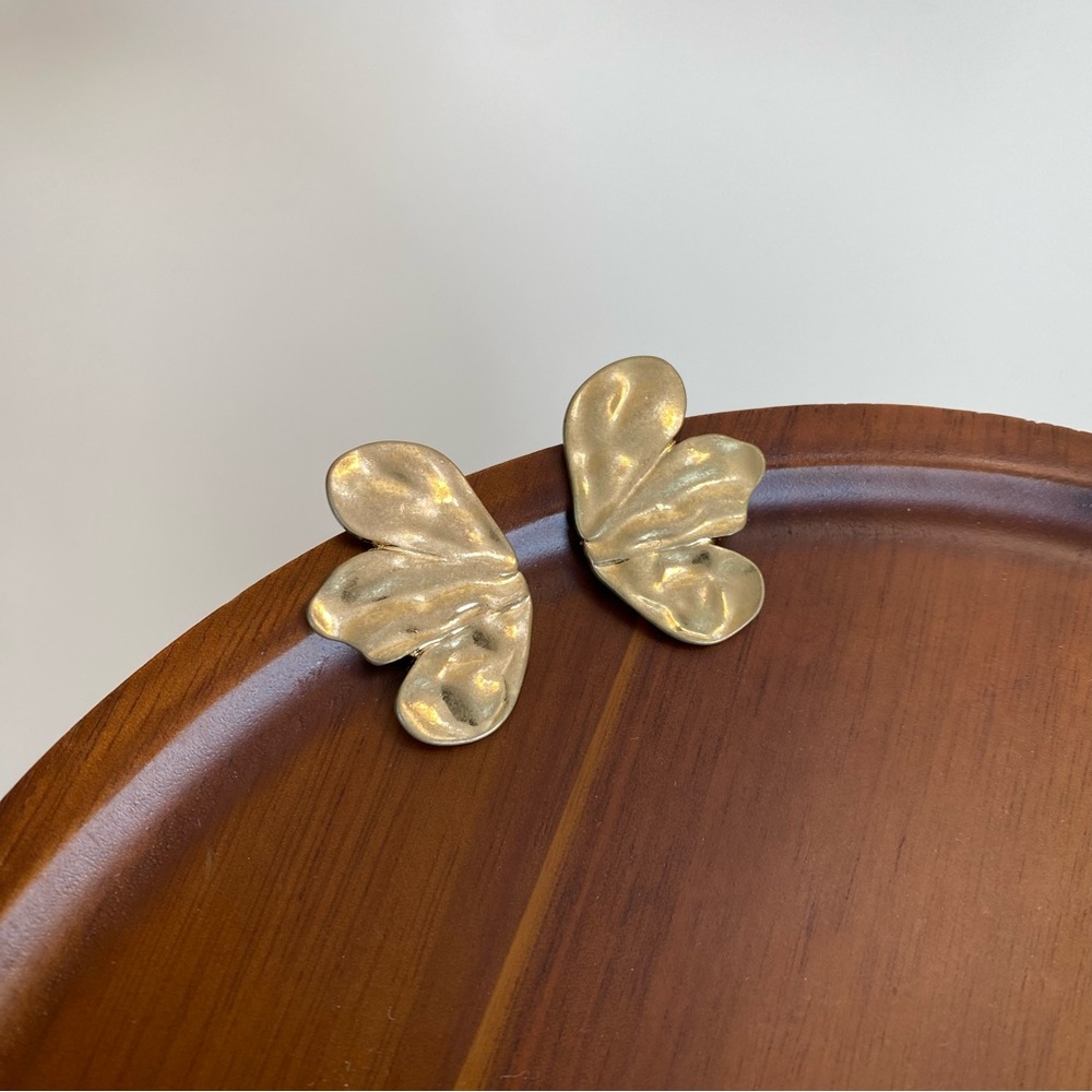 4/$15 Gold Hammered Matte Finish Flower Petals Earrings